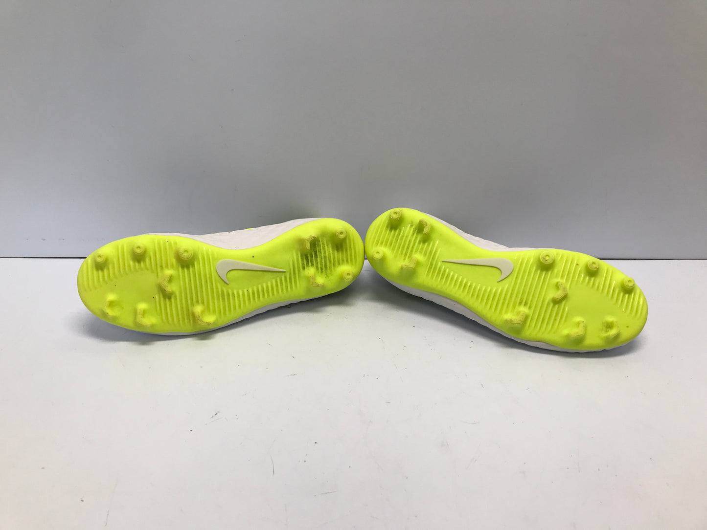 Soccer Shoes Cleats Men's Size 6 Nike Hypervenom White Lime Grey