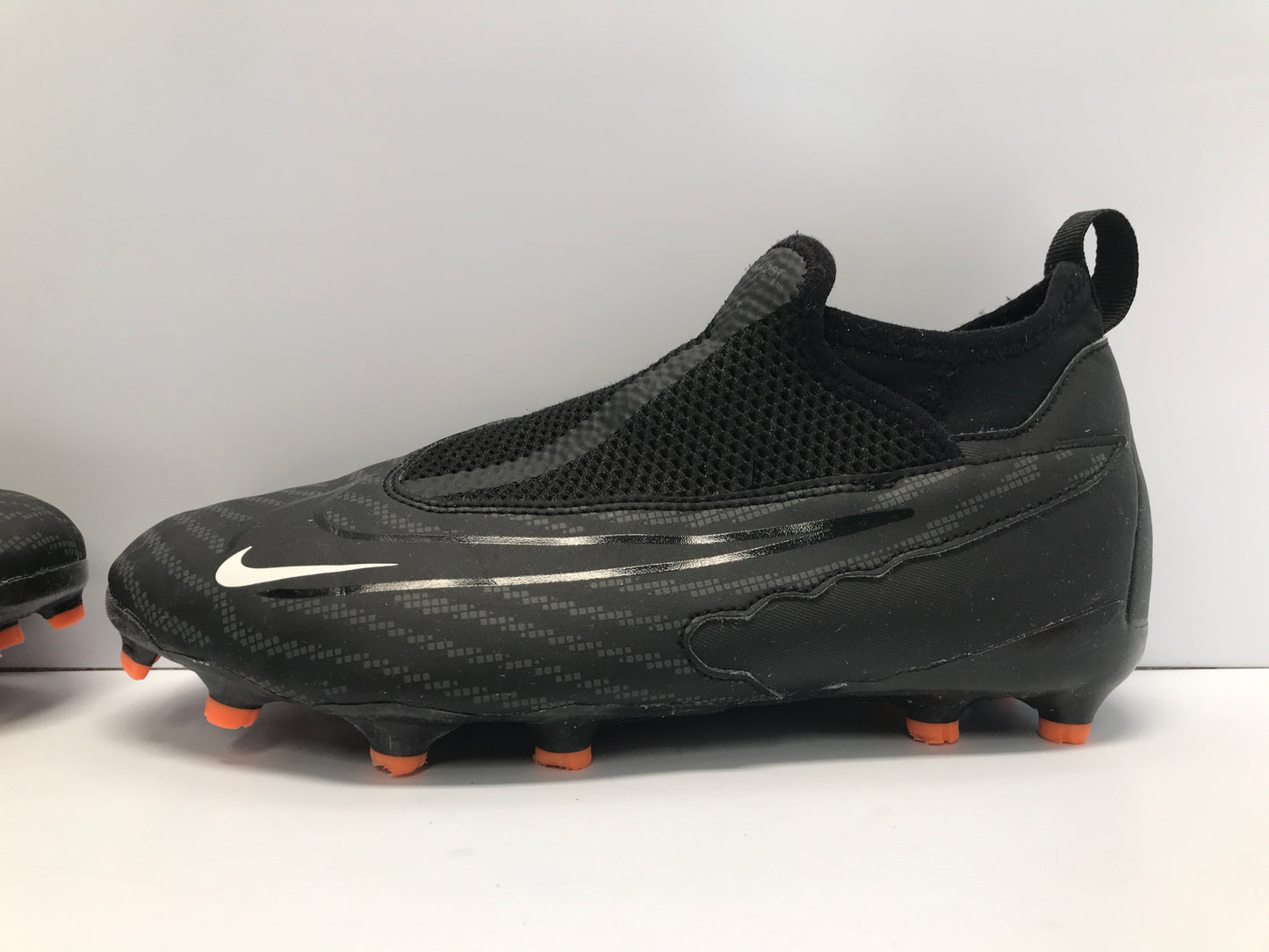 Soccer Shoes Cleats Men's Size 6 Nike Phantom Black Tangerine Slipper Foot Excellent