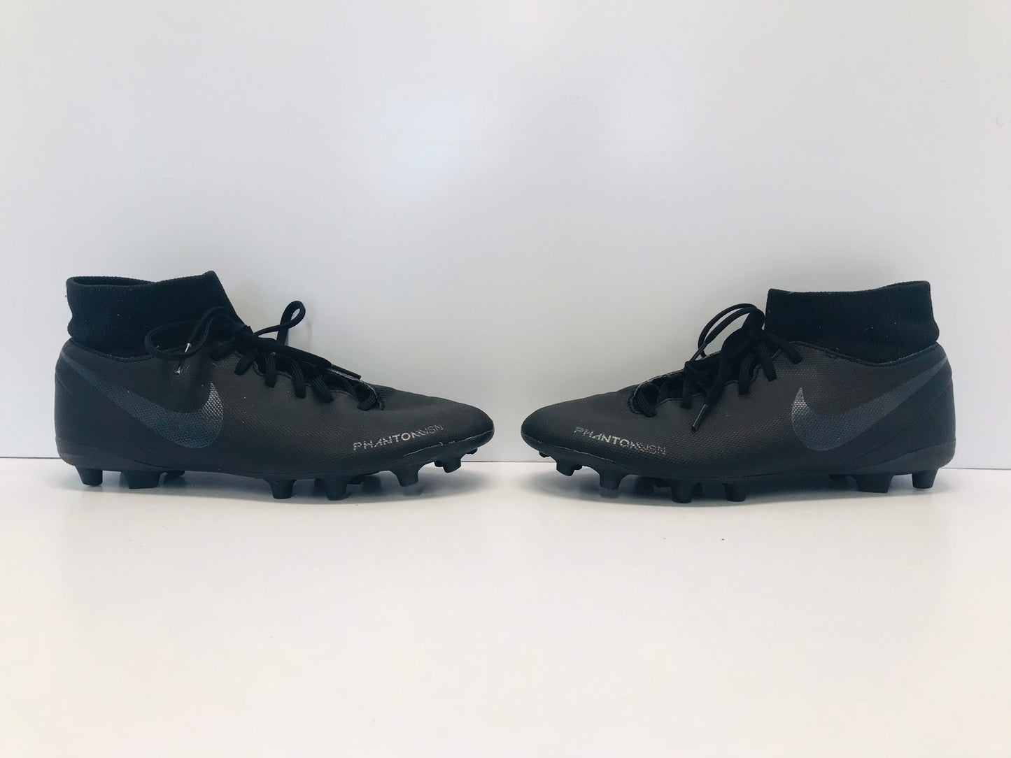 Soccer Shoes Cleats Men's Size 6 Nike Phantom Black With Slipper Foot Outstanding Quality