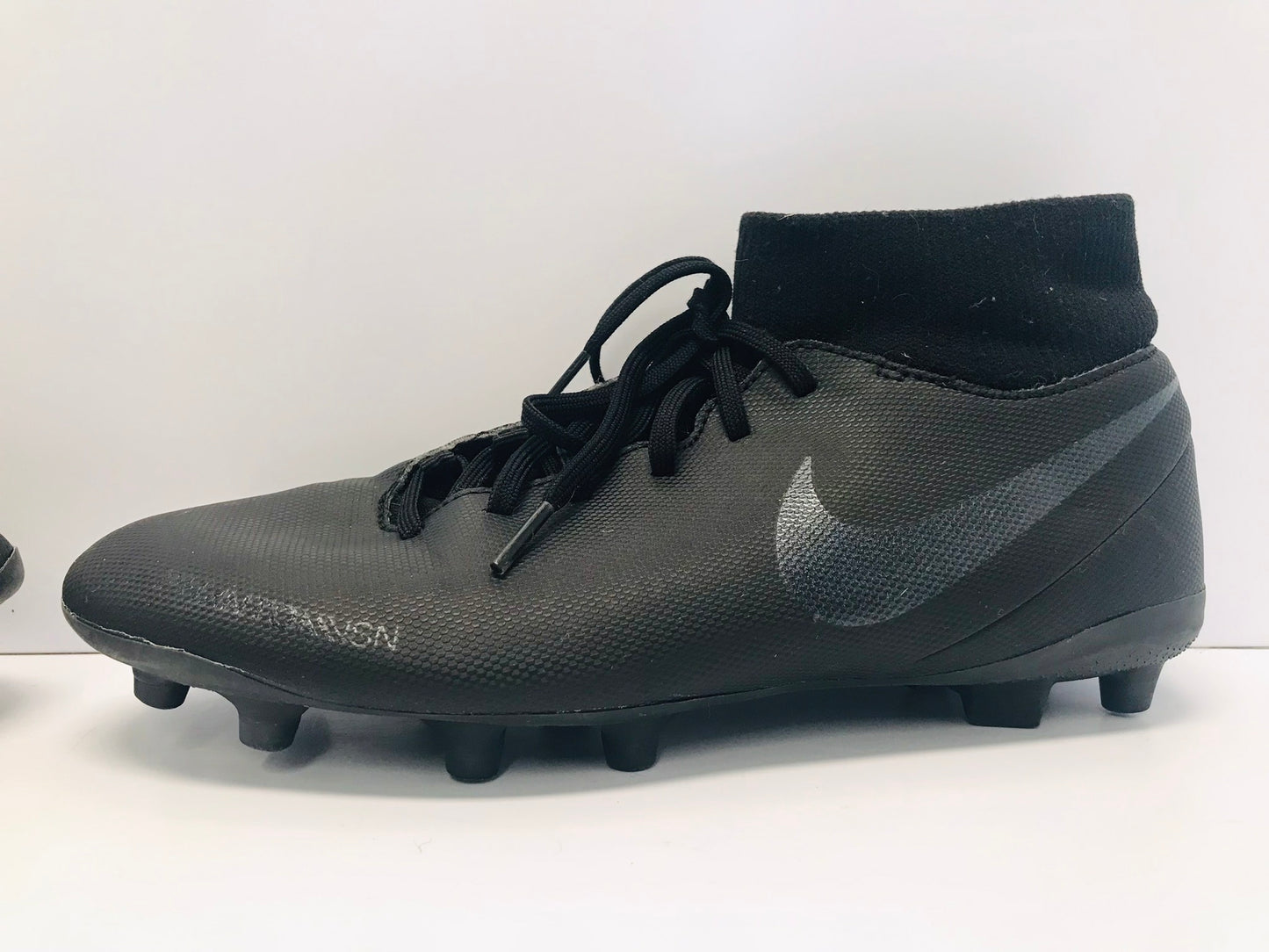 Soccer Shoes Cleats Men's Size 6 Nike Phantom Black With Slipper Foot Outstanding Quality