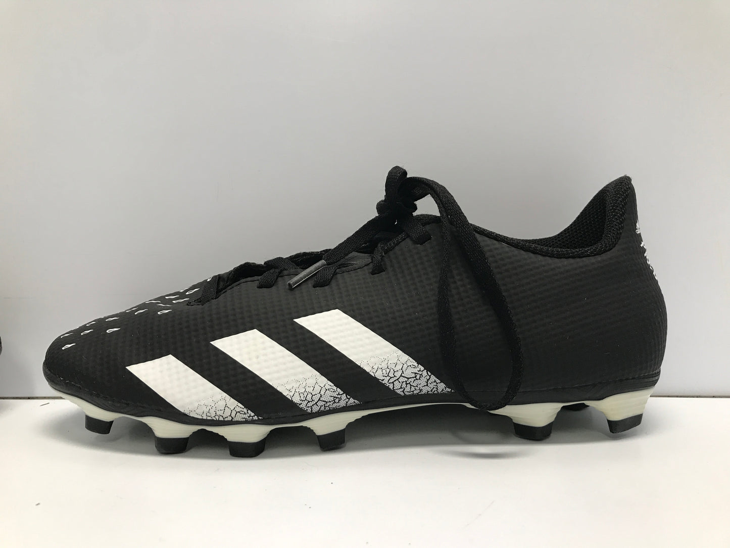 Soccer Shoes Cleats Men's Size 7 Adidas Preditor Rain Drops Black White Like New