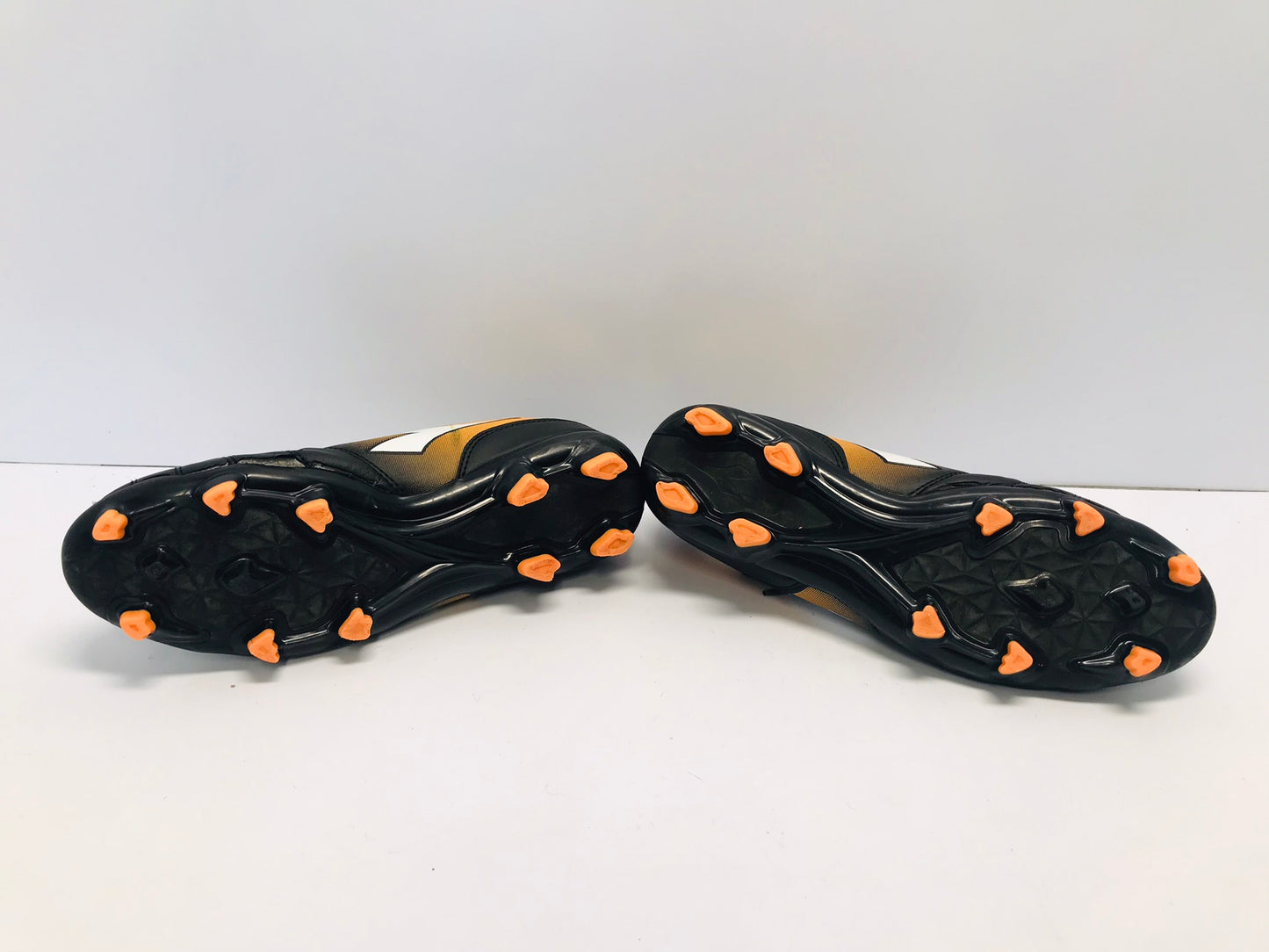 Soccer Shoes Cleats Men's Size 7 Diadora Black Orange Minor Wear