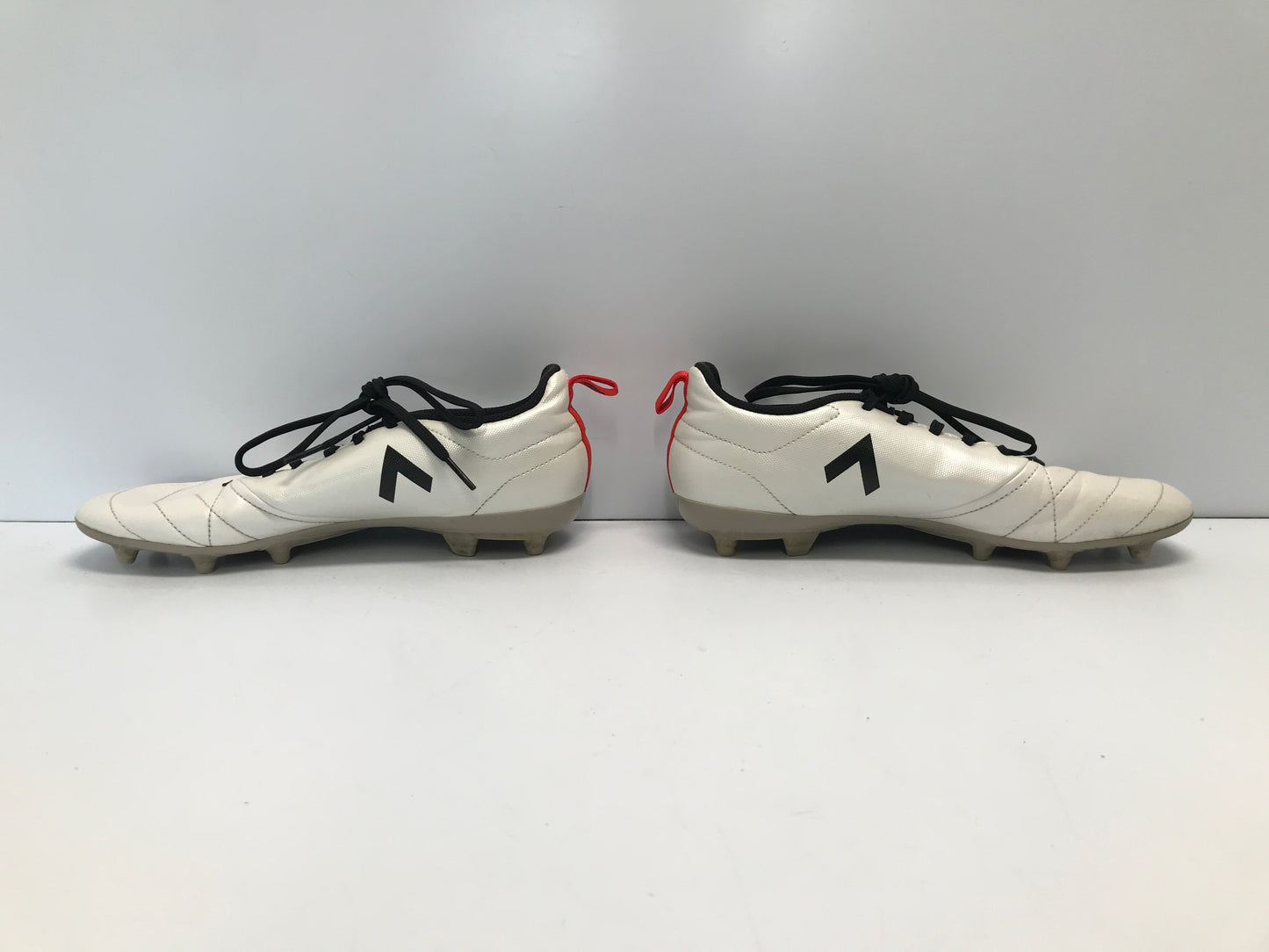 Soccer Shoes Cleats Men's Size 8.5 Adidas White Black