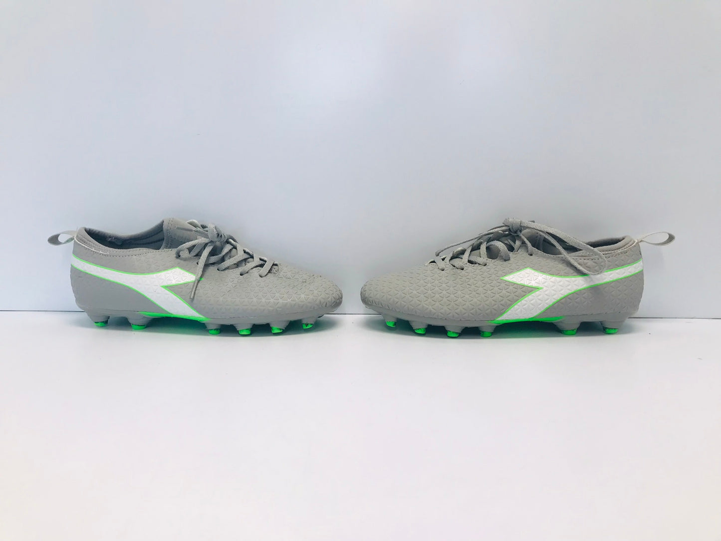 Soccer Shoes Cleats Men's Size 8.5 Diadora Grey Lime White Excellent