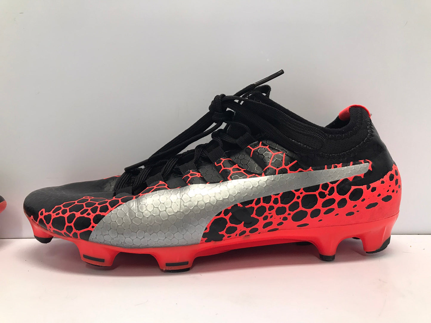 Soccer Shoes Cleats Men's Size 8.5 Puma Evo Power With Slipper Foot Black Red Excellent