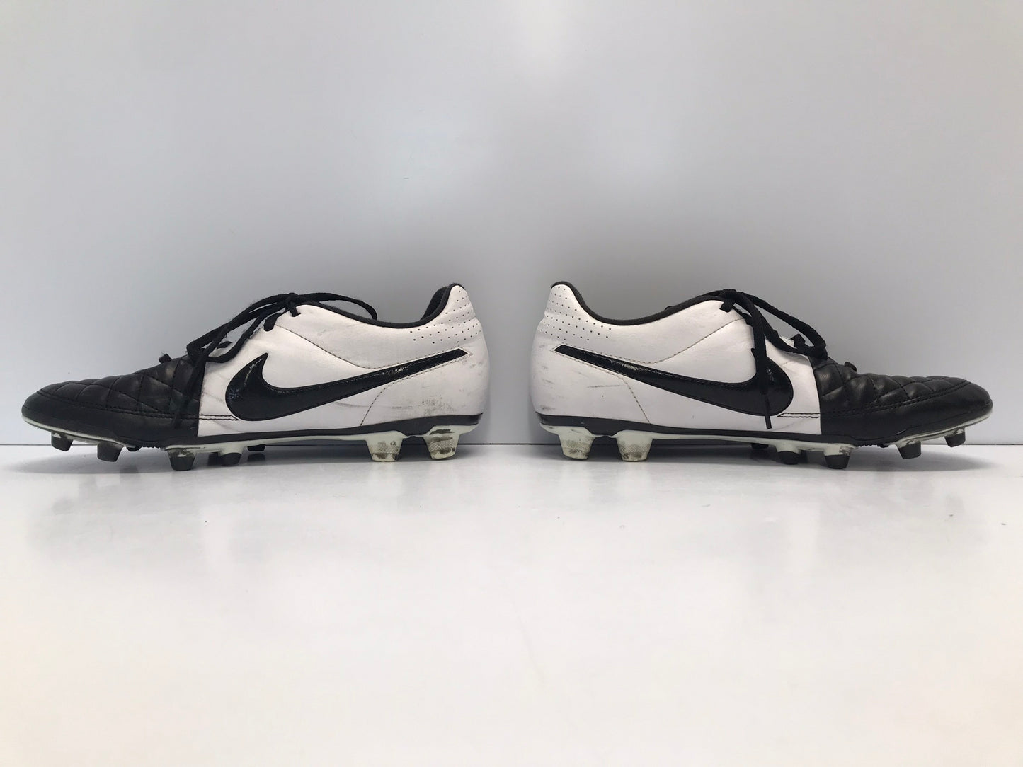 Soccer Shoes Cleats Men's Size 8 Adidas Nike Tiempo Black White