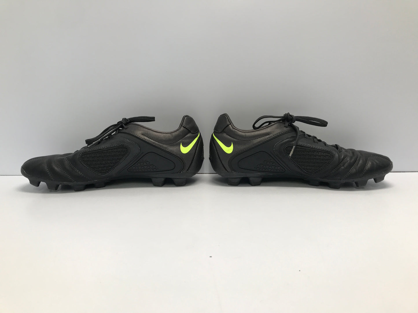 Soccer Shoes Cleats Men's Size 9.5 Nike CTR360 Leather Wide Foot Dark Grey Lime  Excellent