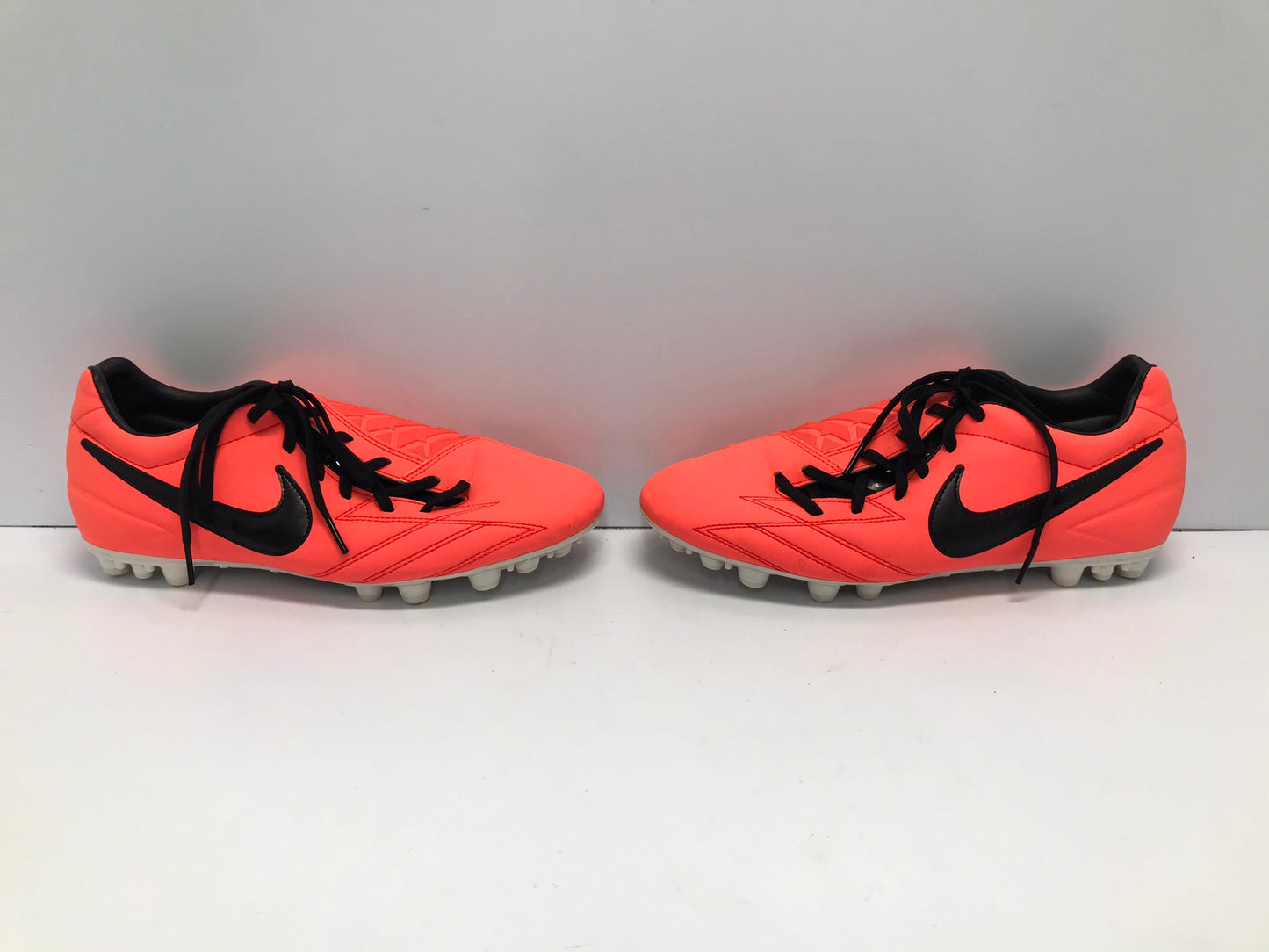 Soccer Shoes Cleats Men's Size 9.5 Nike Total Outstanding Quality Tangerine Black