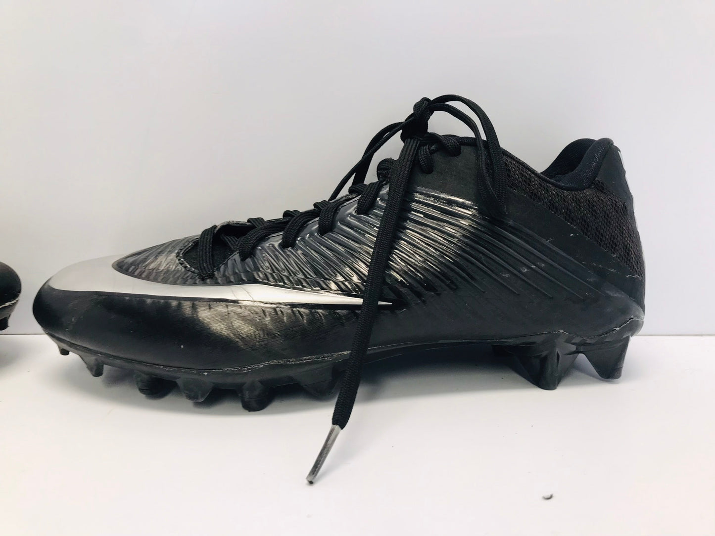 Soccer Shoes Cleats Men's Size 9 Nike Black Silver Slipper Foot Excellent