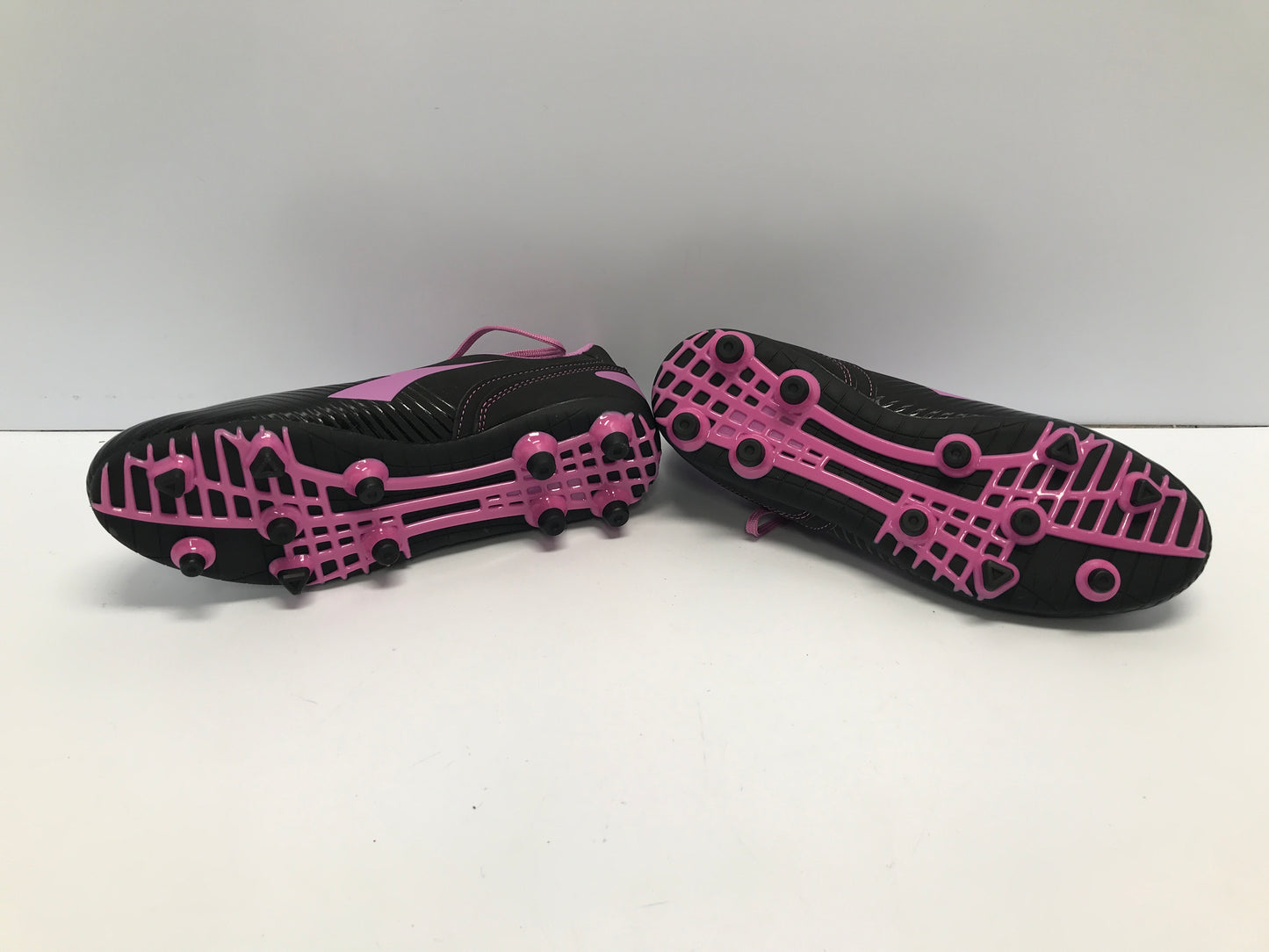 Soccer Shoes Cleats Women's Ladies Size 6 Diadora Black Purple Like New