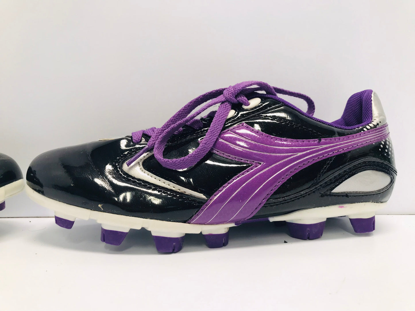 Soccer Shoes Cleats Women's Size 8 Diadora Black Purple Excellent