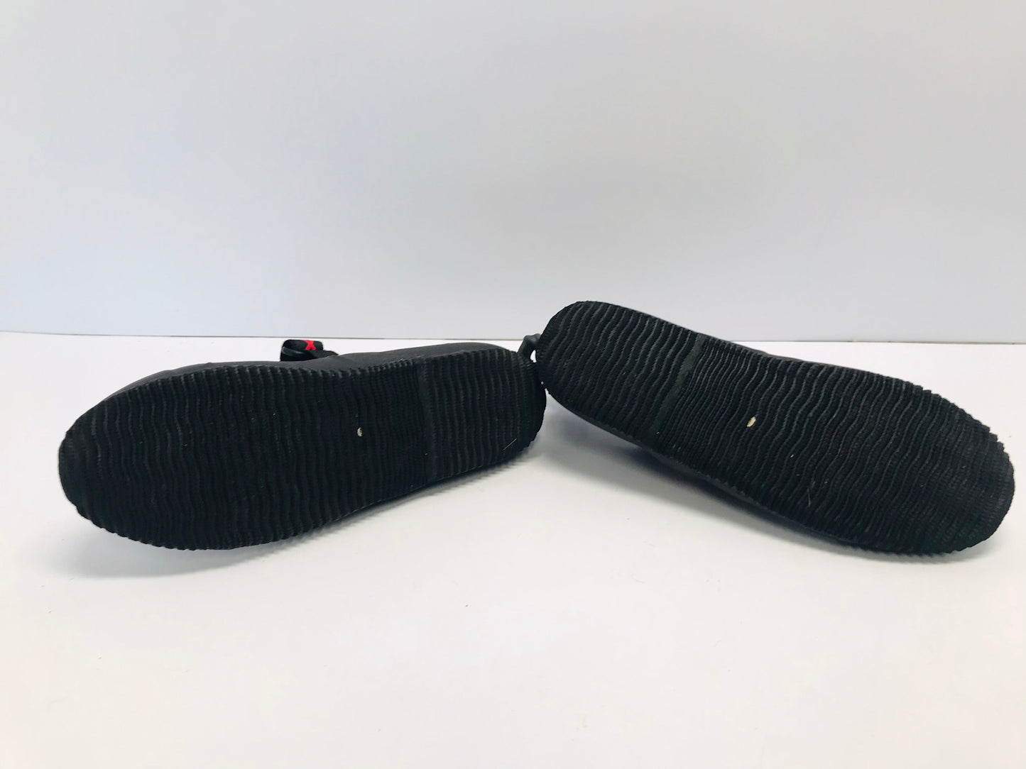 Wetsuit Booties Ladies Size 7 Level Six River Boots Beach Kayak Surf Paddle Rubber Sole and Toe Cap 3mm Like New