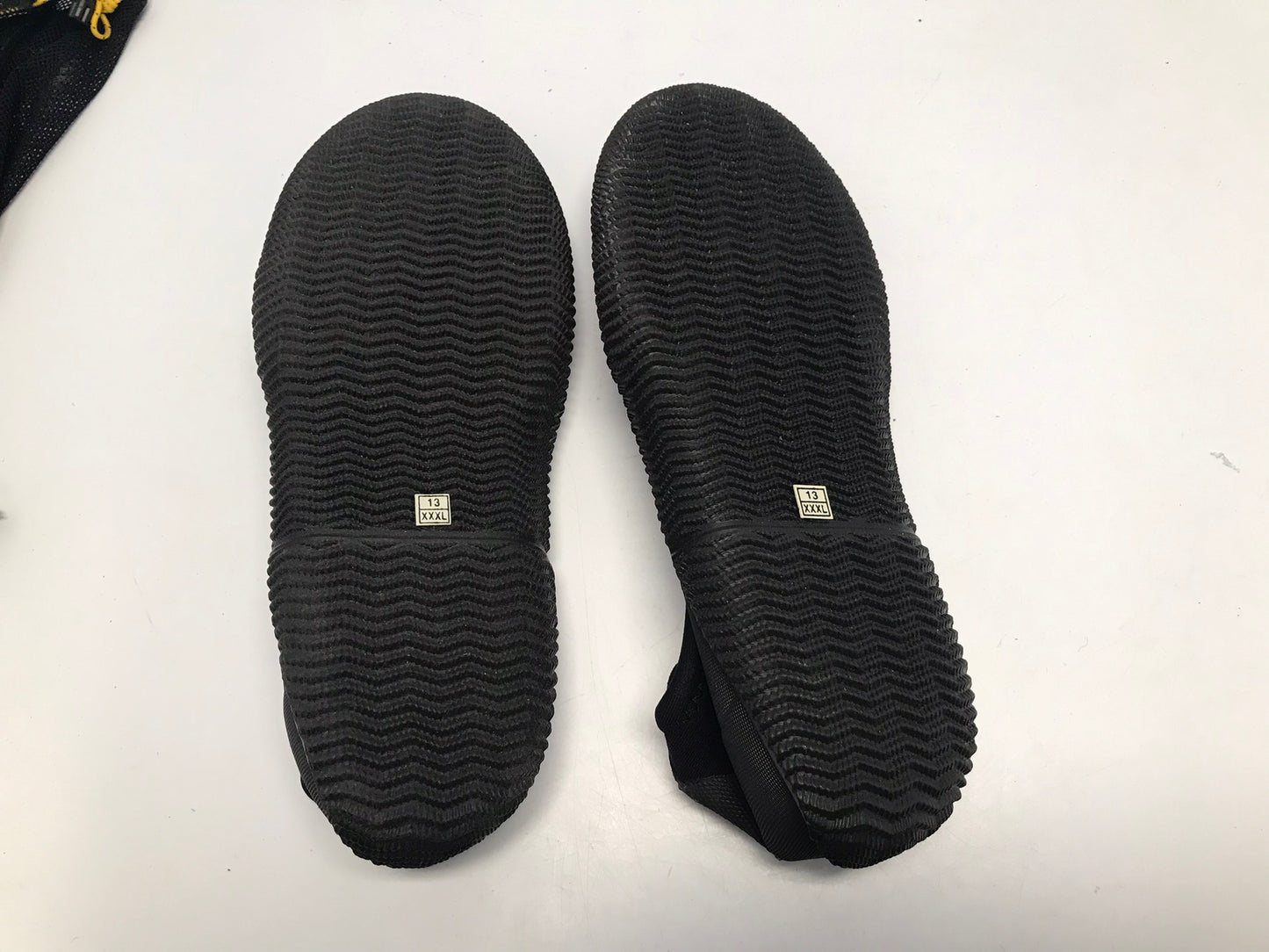 Wetsuit Booties Men's Shoe Size 13 XX-Large Mec Rubber Neoprene Like New