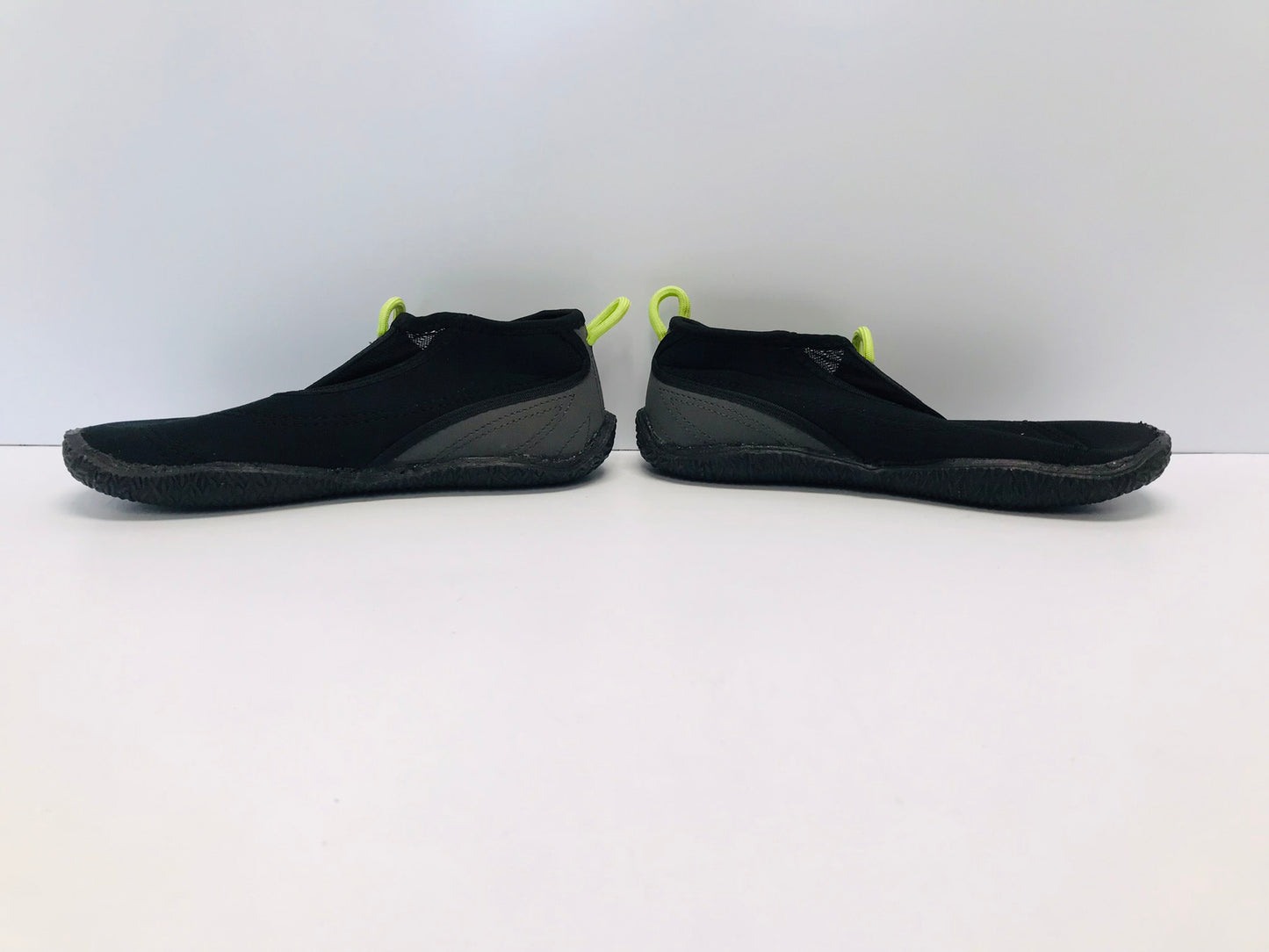 Wetsuit Deep Sea Scuba Diving Swim Booties Ladies Size 6 Black Lime Like New