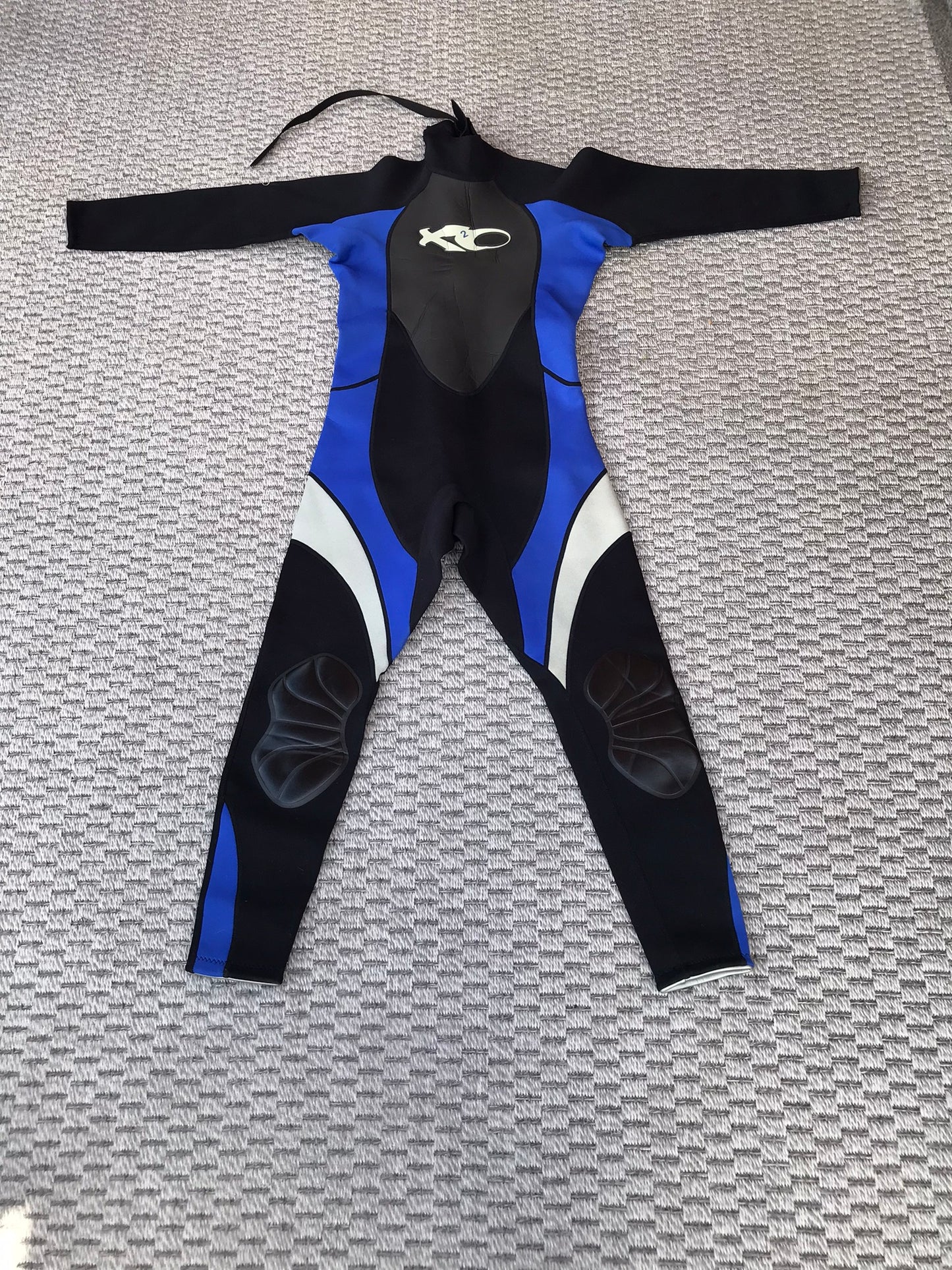 Wetsuit Full Size Men's Small 3-2 mm Black Blue Neoprene Like New