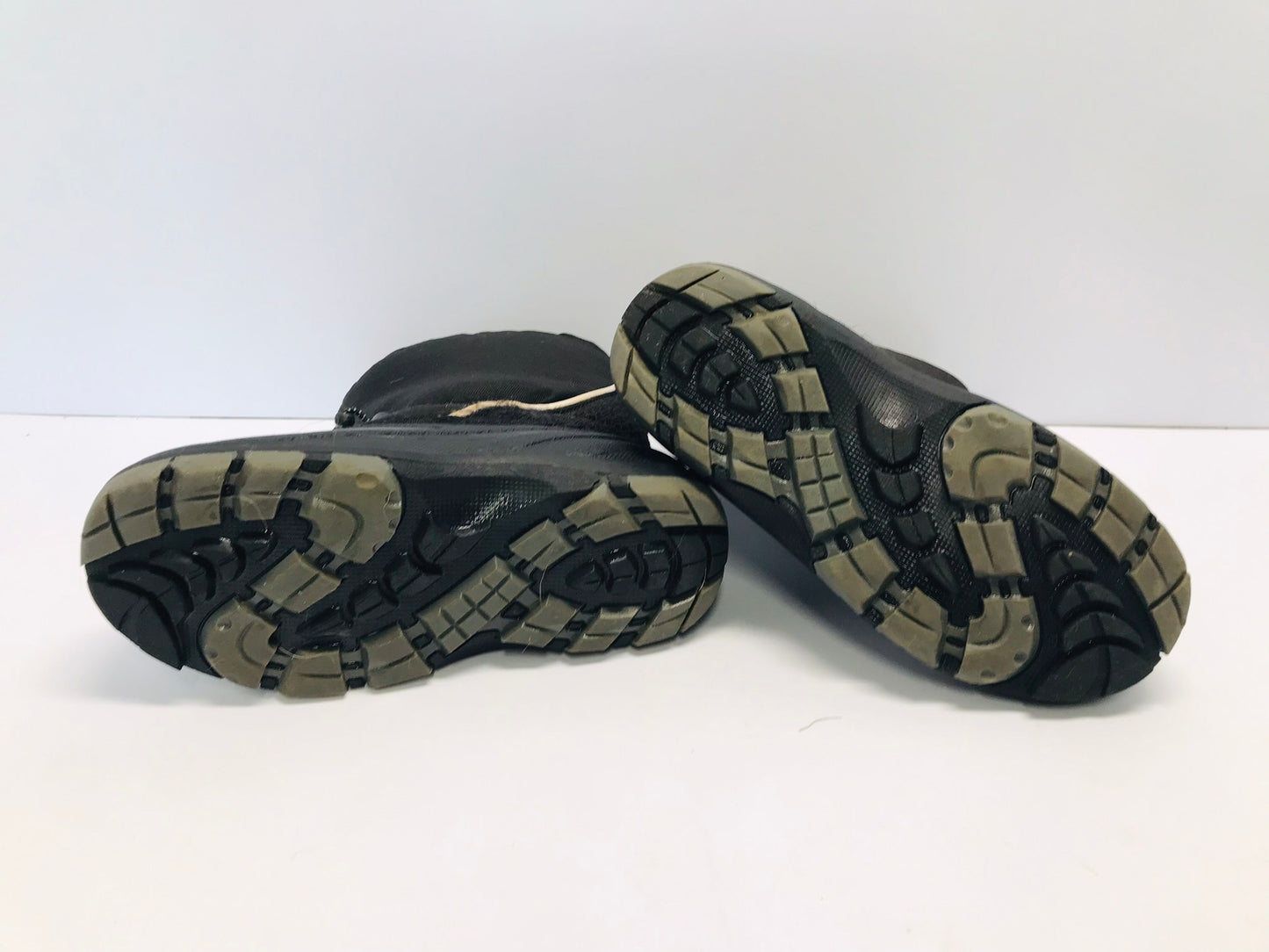 Winter Boots Child Size 3 Canadian Waterproof With Liners Black Grey Excellent