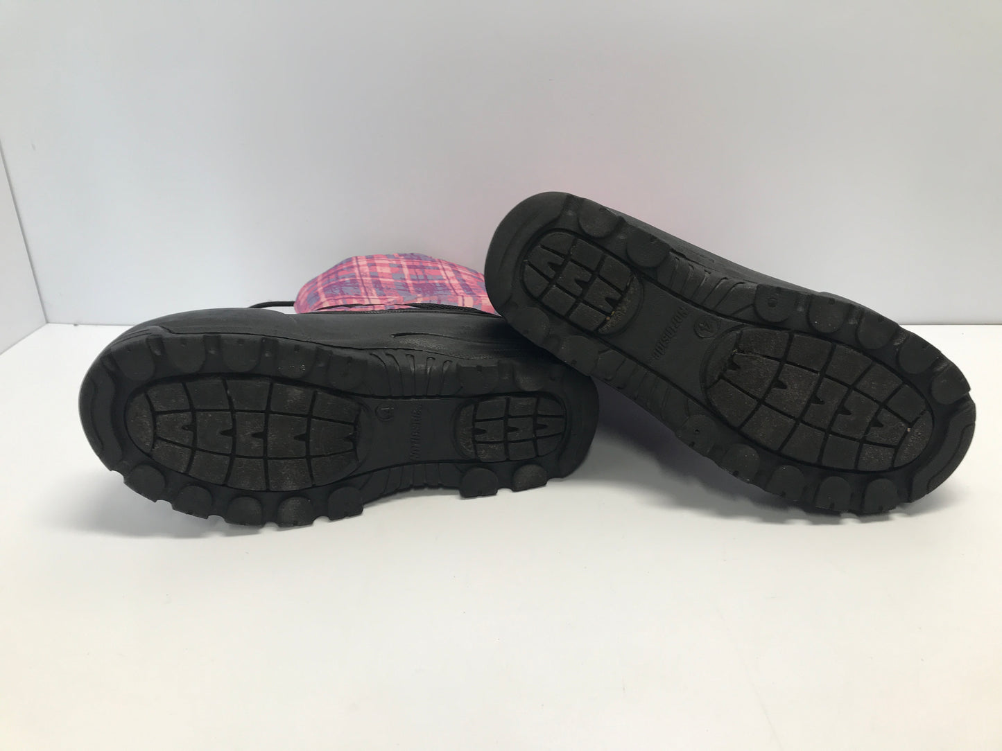 Winter Boots Child Size 4 Canadian Pink Purple Fleece Lined Rubber Soles Like New