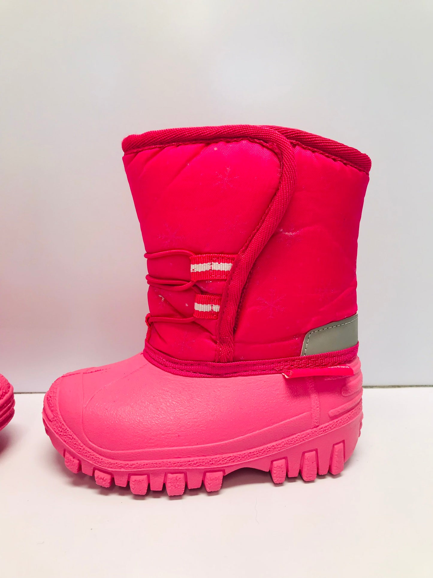 Winter Boots Child Size 8 Toddler Maple Leaf Waterproof Rubber Soles Fushia Pink New Demo Model