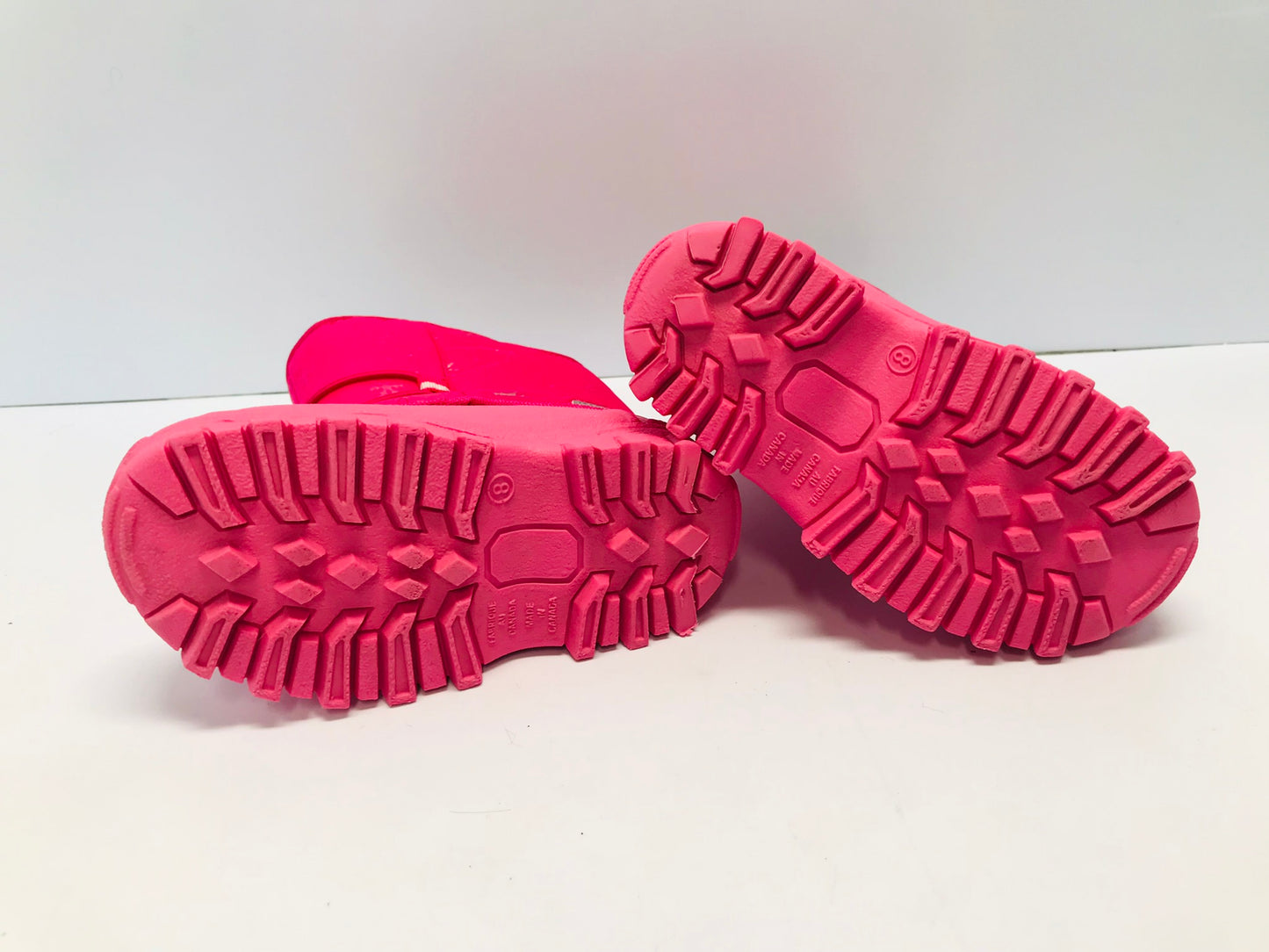 Winter Boots Child Size 8 Toddler Maple Leaf Waterproof Rubber Soles Fushia Pink New Demo Model