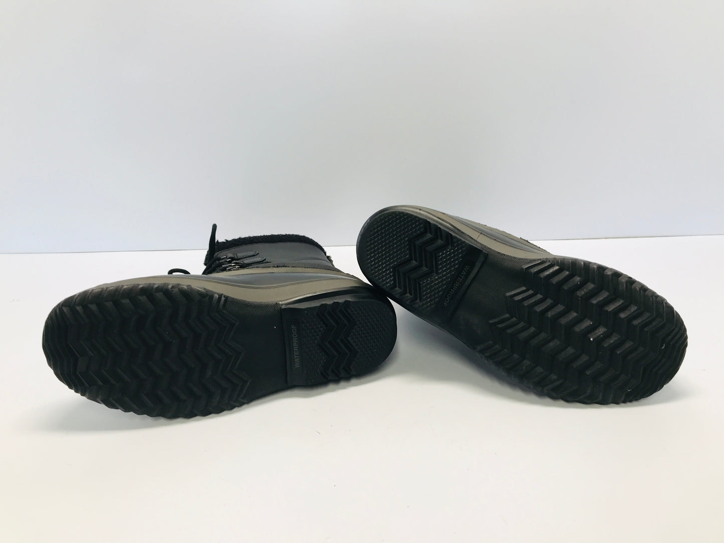 Winter Boots Men's Size 11 Sorel Black Leather With Liner Waterproof Excellent