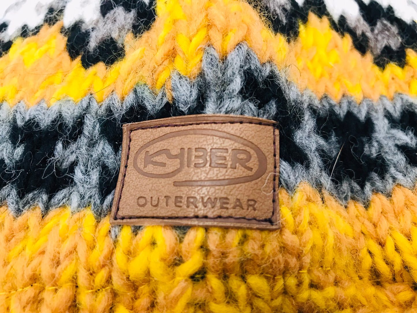 Winter Toque Hat Child Size 7-12 Kyber 100% Wool Lemon and Grey New