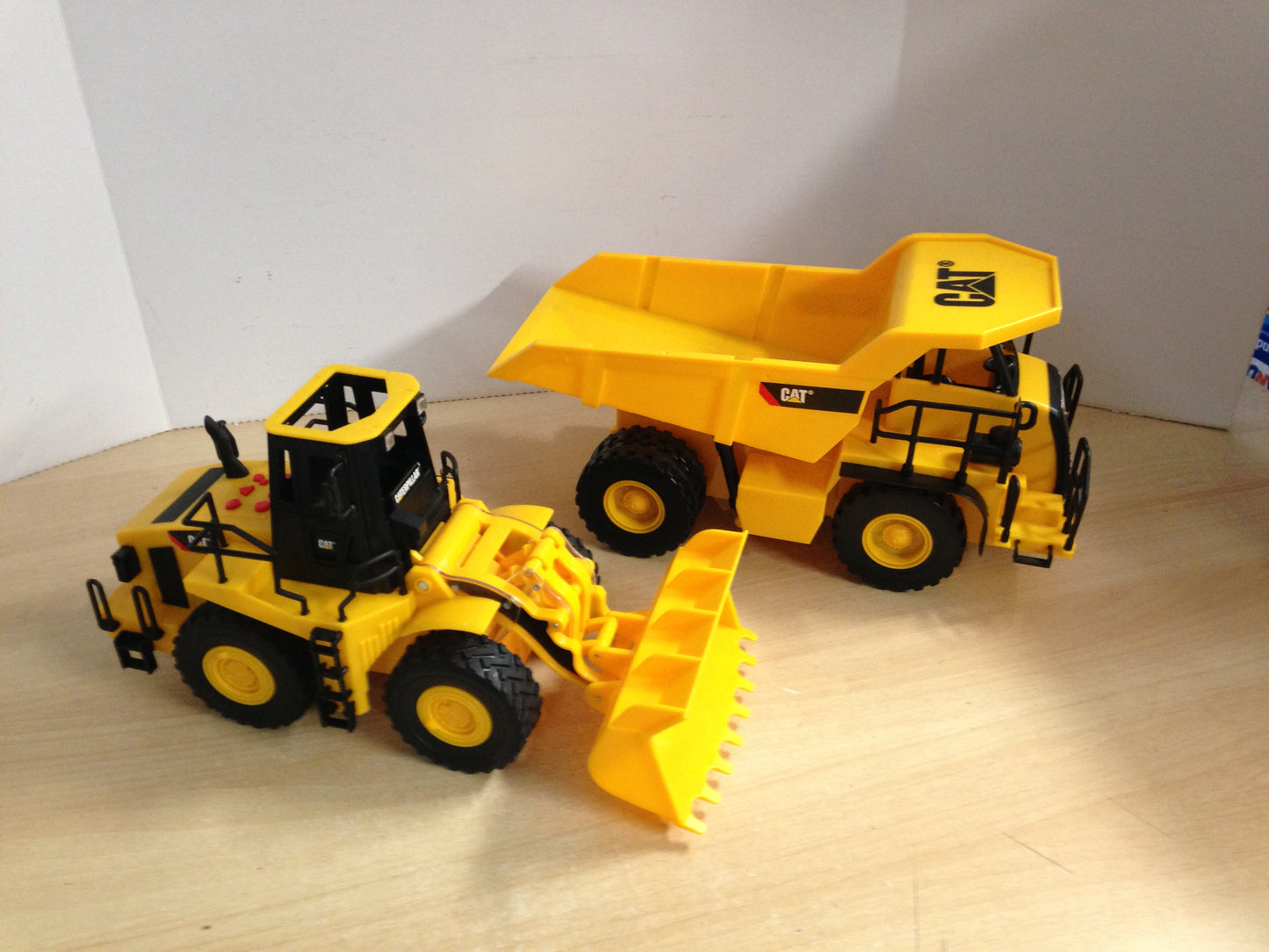 Tonka Lights and Sounds Large Dump Truck and Excavator 14-18" Long