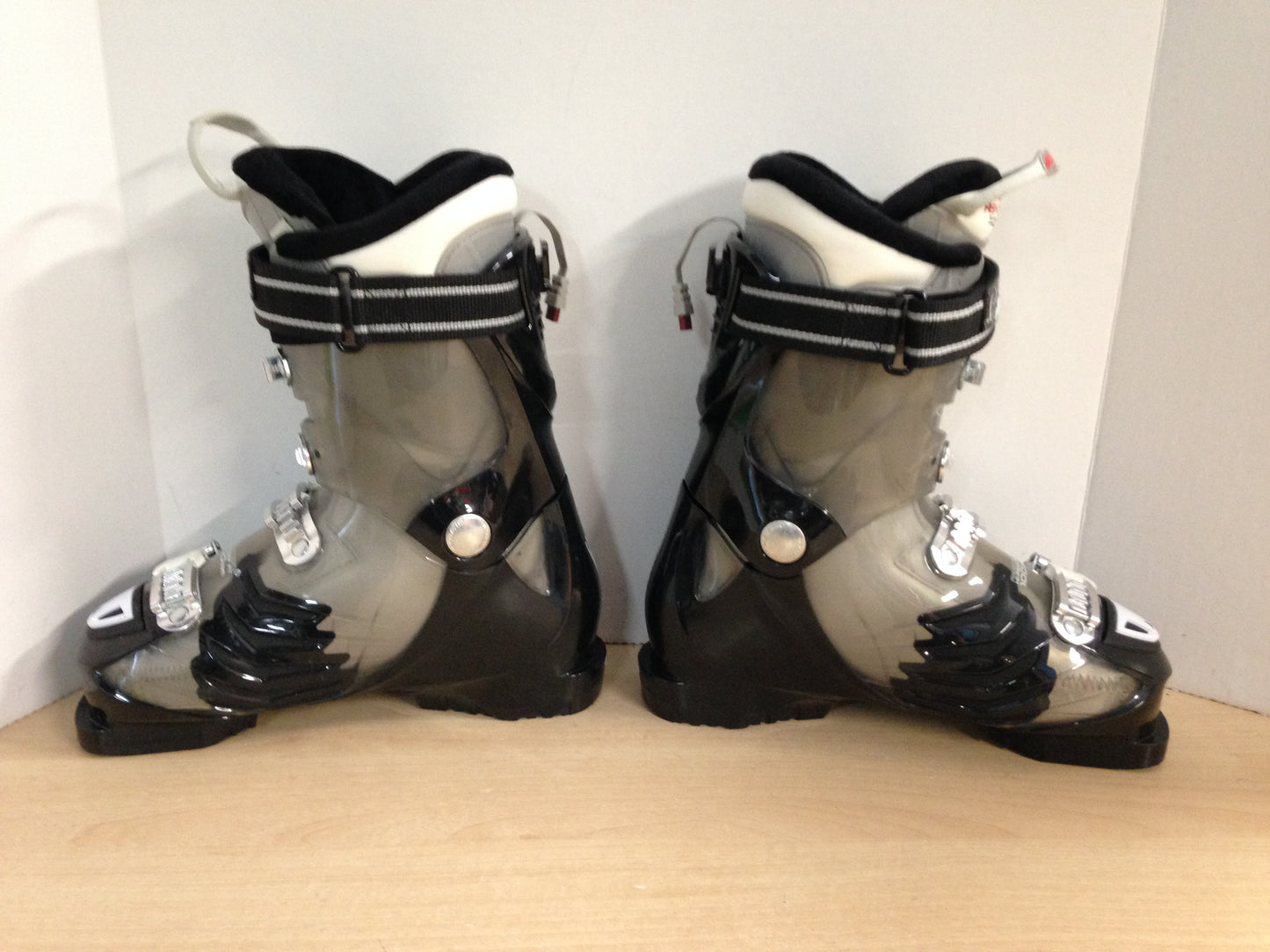 Ski Boots Mondo Size 27.0 Men's Size 9 Ladies Size 10 315 mm Atomic Hawx Black Grey White New Demo Model