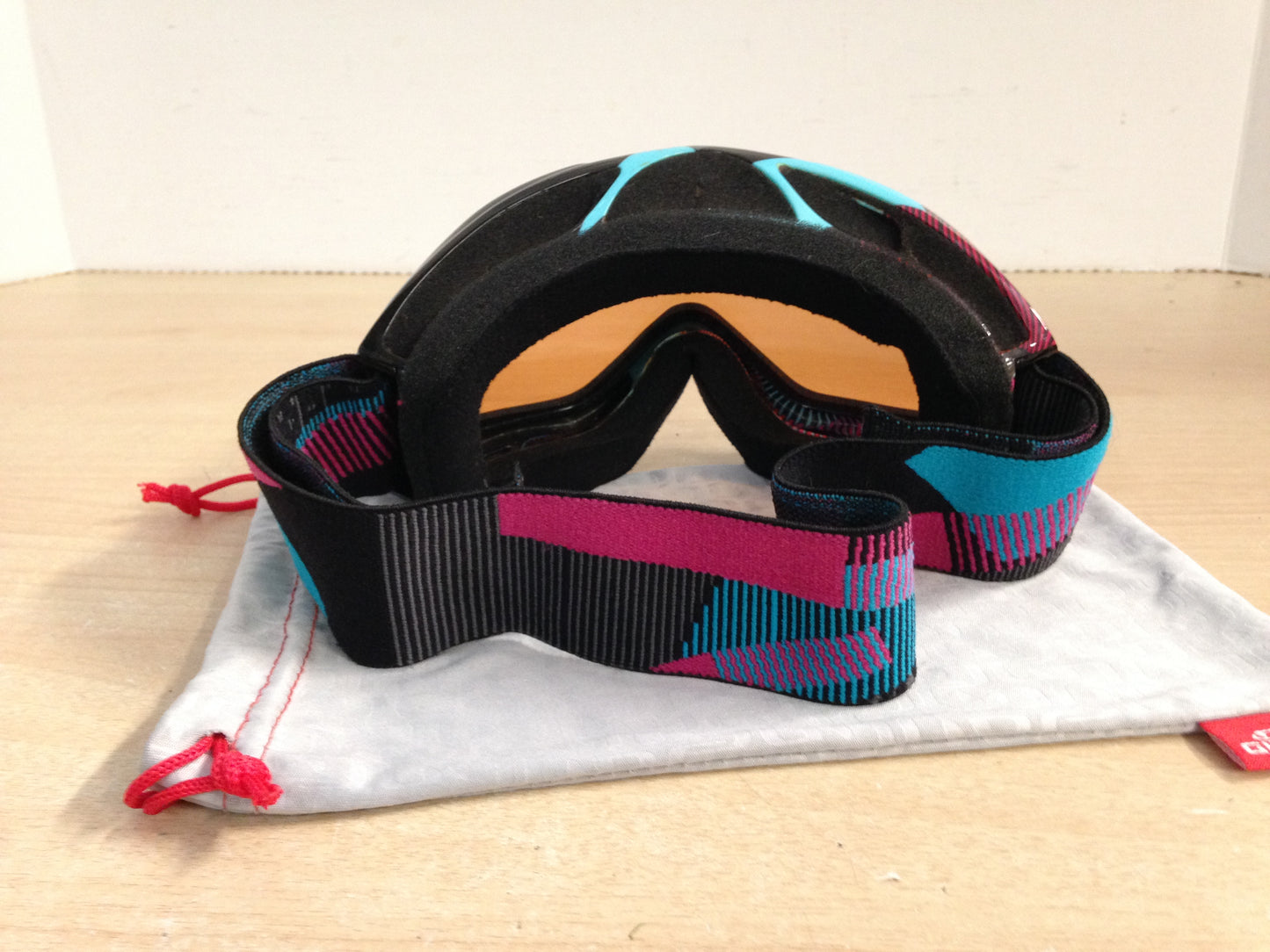 Ski Goggles Adult Size Giro Black Blue Purple Dark Lense and Grey Bag