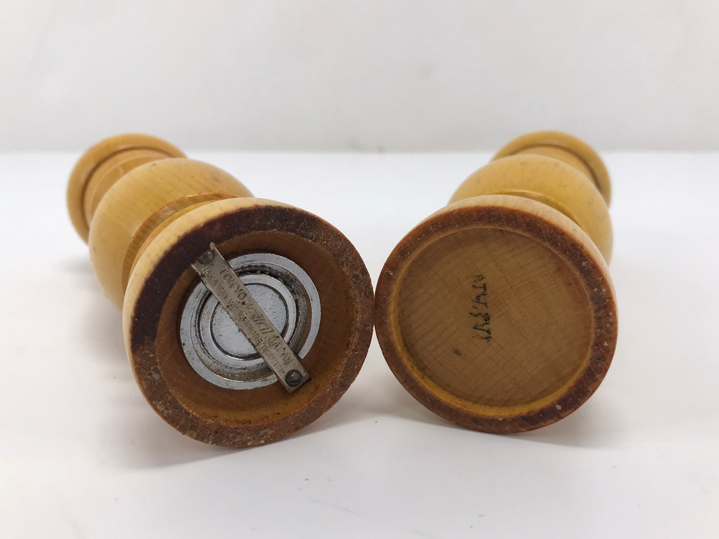 1970's Vintage Made In Japan Wood Salt and Pepper Grinder 6 inch Excellent Condition RARE to find Works Perfect