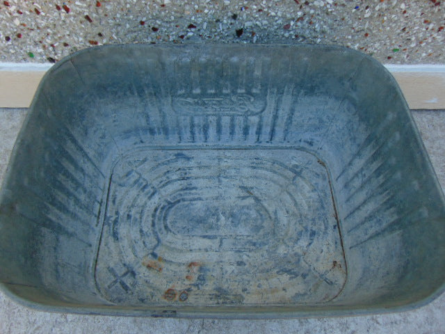 Farm and Garden Antique 1920 Beatty Galvanized Wash Tub Bin Excellent RARE