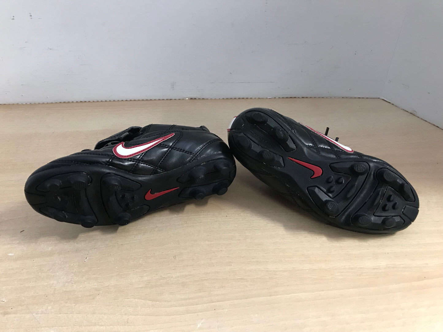 Soccer Shoes Cleats Child Size 12 Nike Red Black