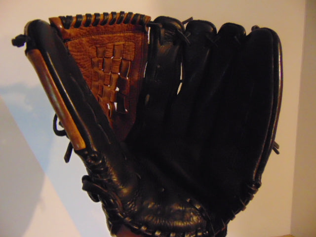 Baseball Glove Adult Size 13 inch Worth Soft Leather Black Brown Fits on Left Hand Excellent