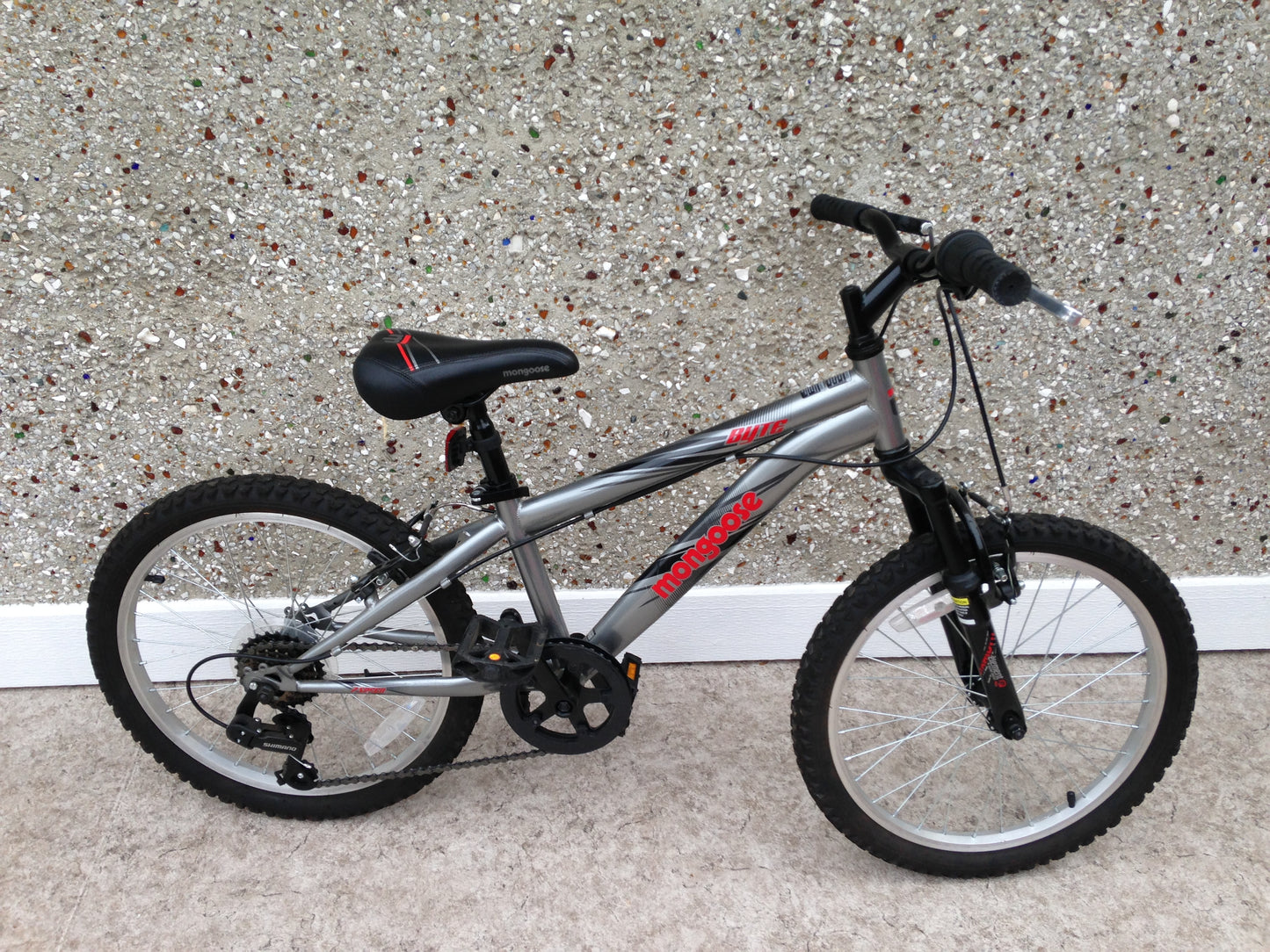 Bike Child 20 inch Mongoose 7 Speed As New Mint Condition