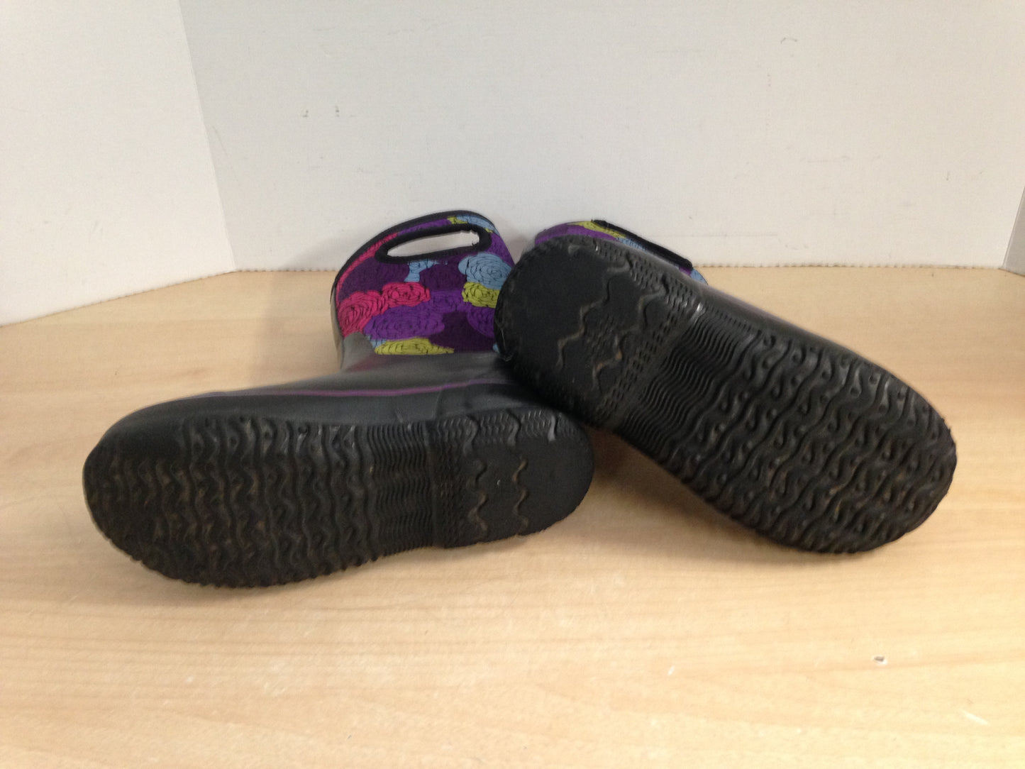 Bogs Brand Child Size 3 Pink Purple Flowers Multi to - 30 degree Winter Rain Excellent