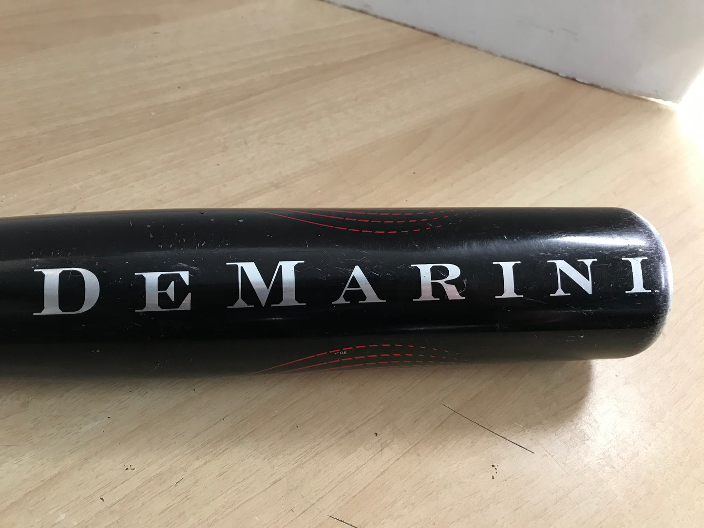 Baseball Bat 30 inch 21.5 oz Demarini Vexxum Long Barrel Half Half Baseball Black Red Outstanding
