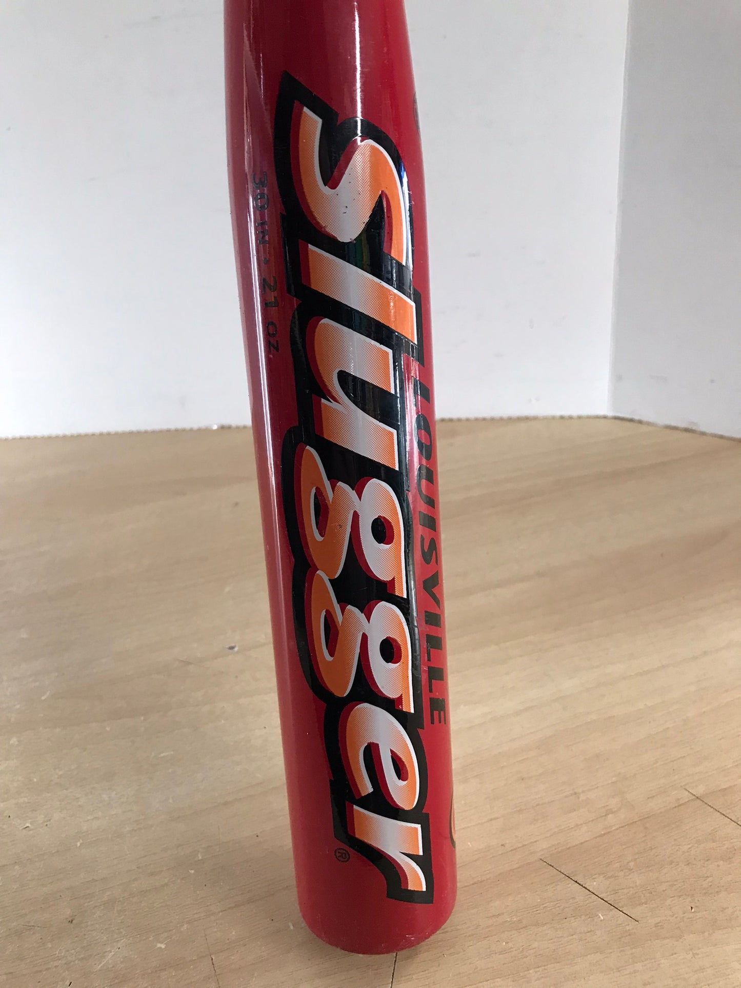 Baseball Bat 30 inch 21 oz Louisville Slugger Genesis Softball Black Red Excellent