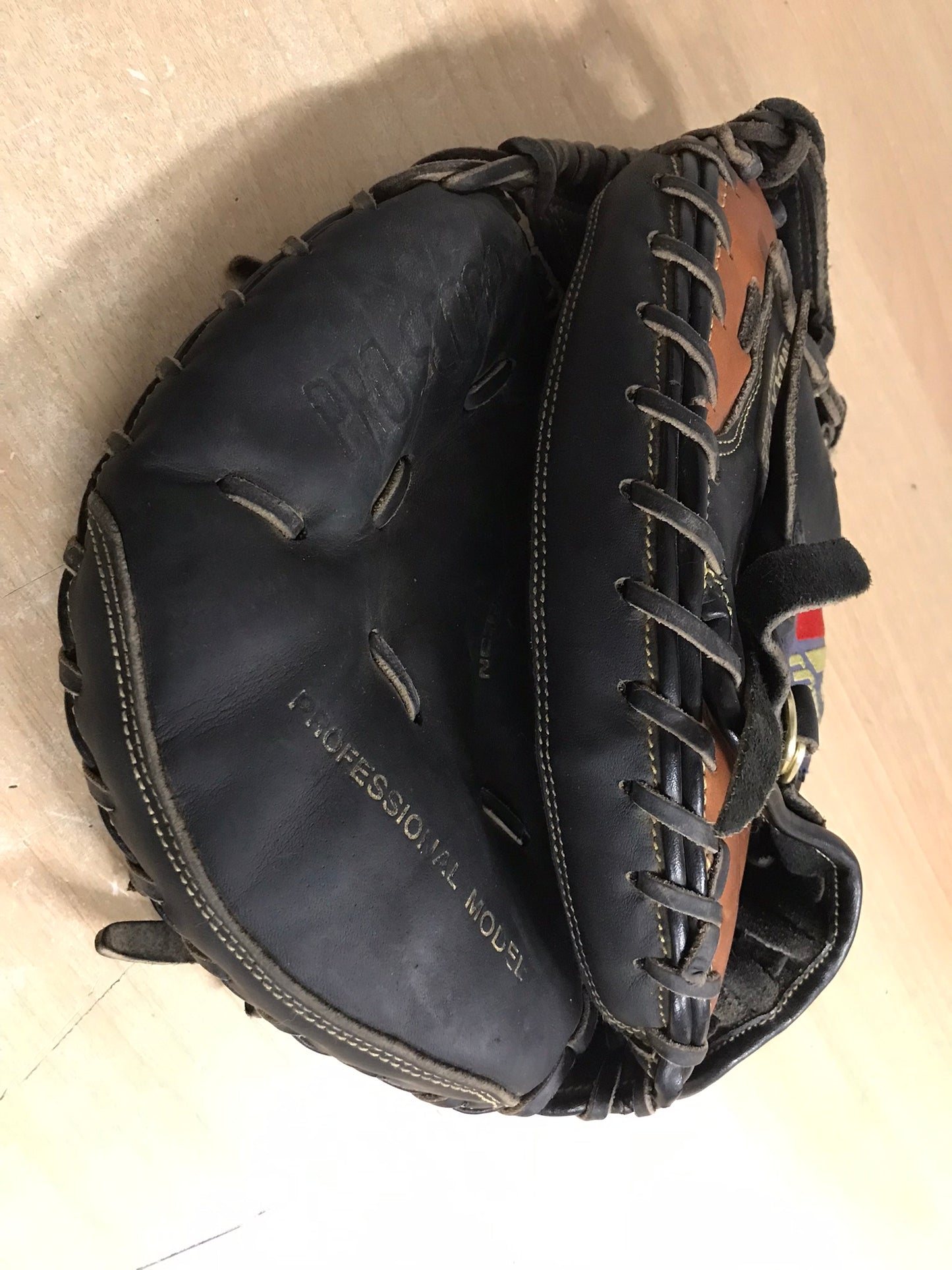 Baseball Catchers Mitt Mizuno Professional Youth Large Soft Leather Excellent Fits Right Hand