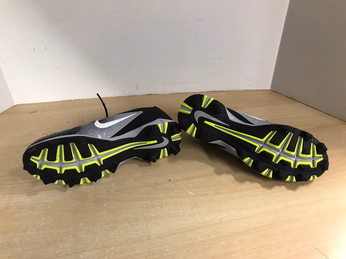 Baseball Shoes Cleats Child Size 5.5 Nike Vapor Black Grey Lime New Demo Model