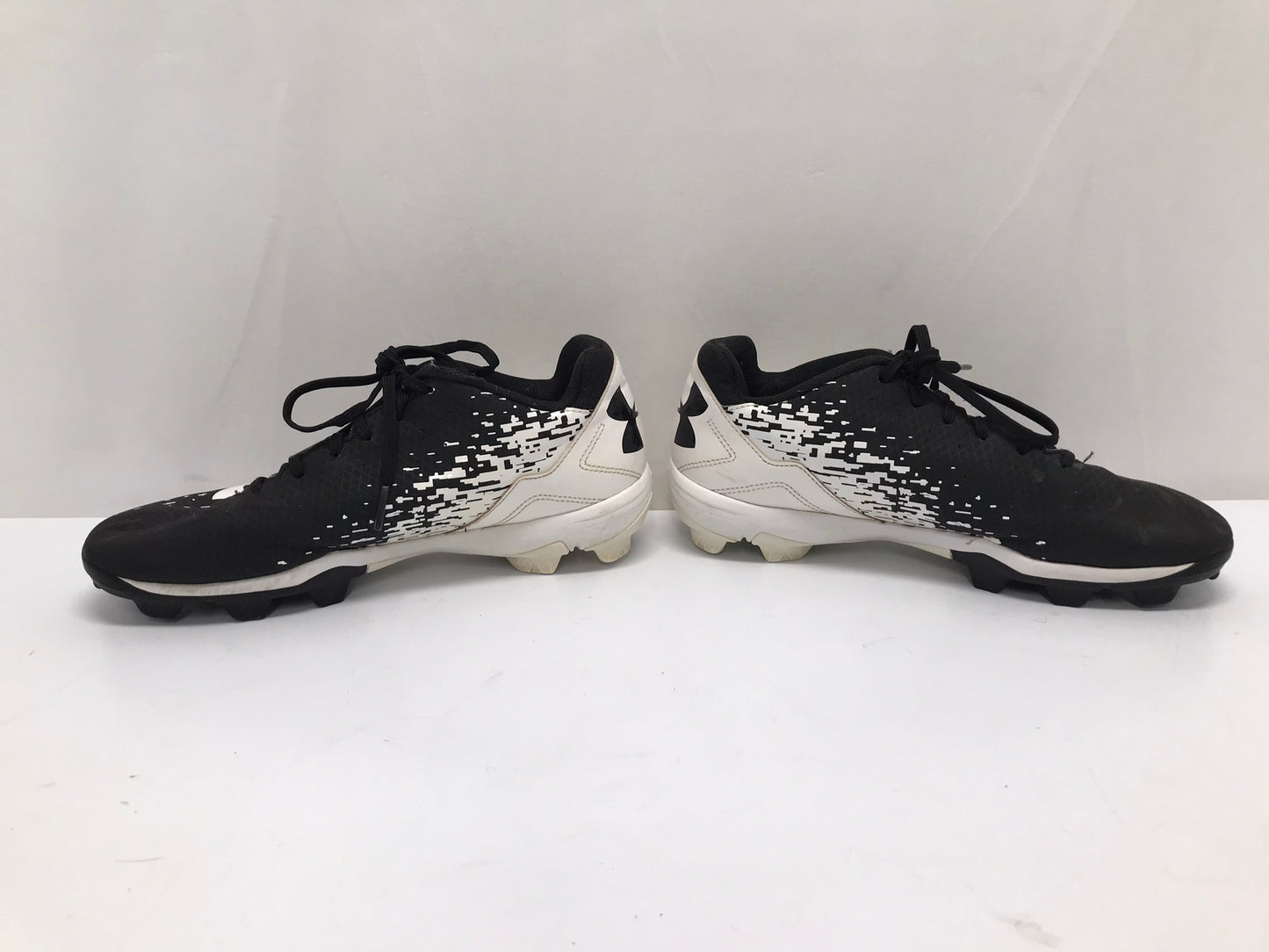 Baseball Shoes Cleats Child Size 6 Youth Under Armour Black White Excellent