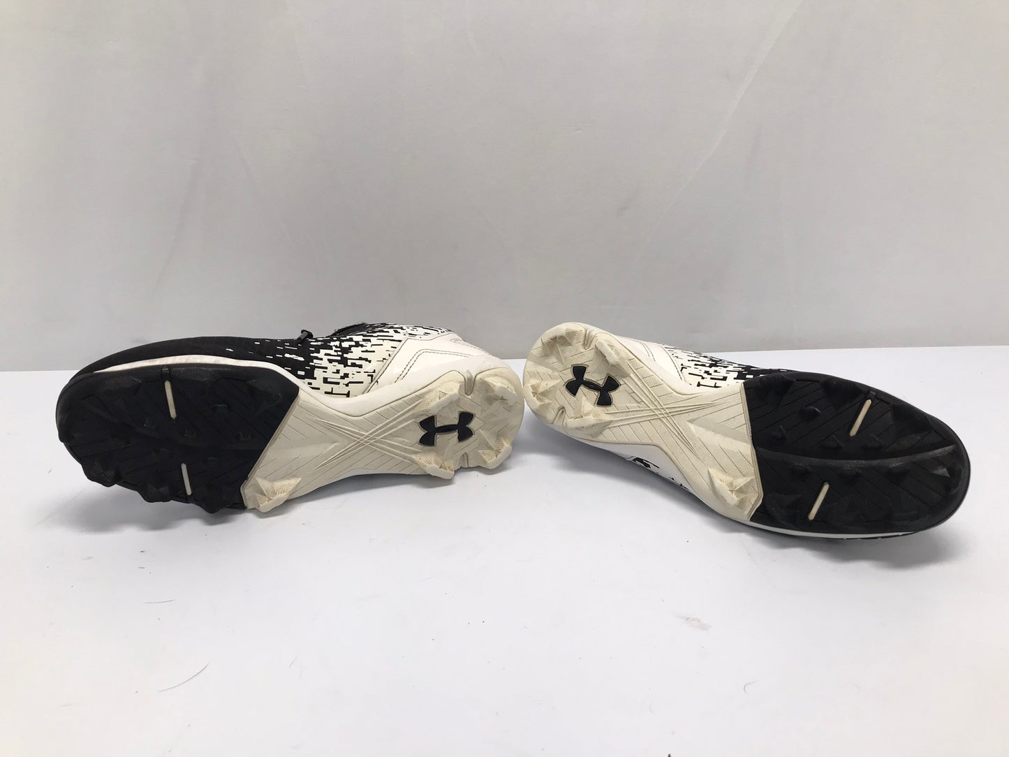Baseball Shoes Cleats Child Size 6 Youth Under Armour Black White Excellent
