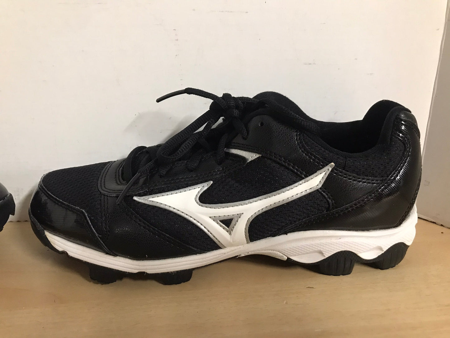 Baseball Shoes Cleats Ladies Size 7.5 Mizuno Black White Excellent