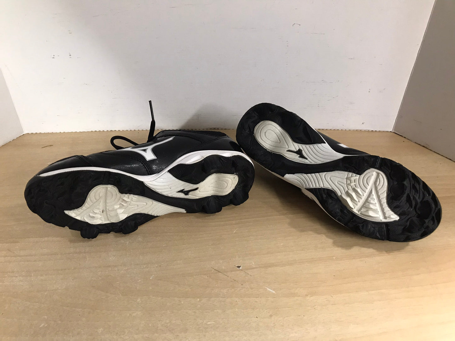 Baseball Shoes Cleats Ladies Size 7.5 Mizuno Black White Excellent
