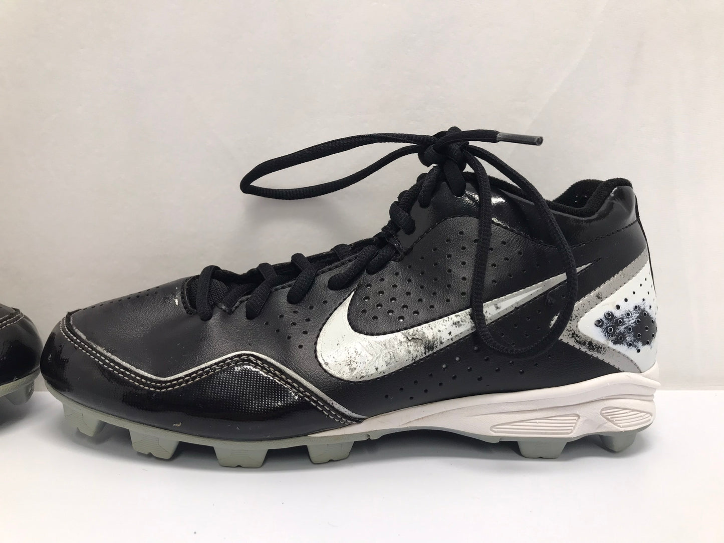 Baseball Shoes Cleats Men's Size 6.5 Nike Black White Some Marks