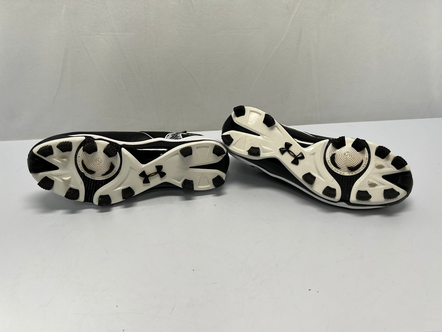 Baseball Shoes Cleats Men's Size 7.5 Under Armour Black White As New