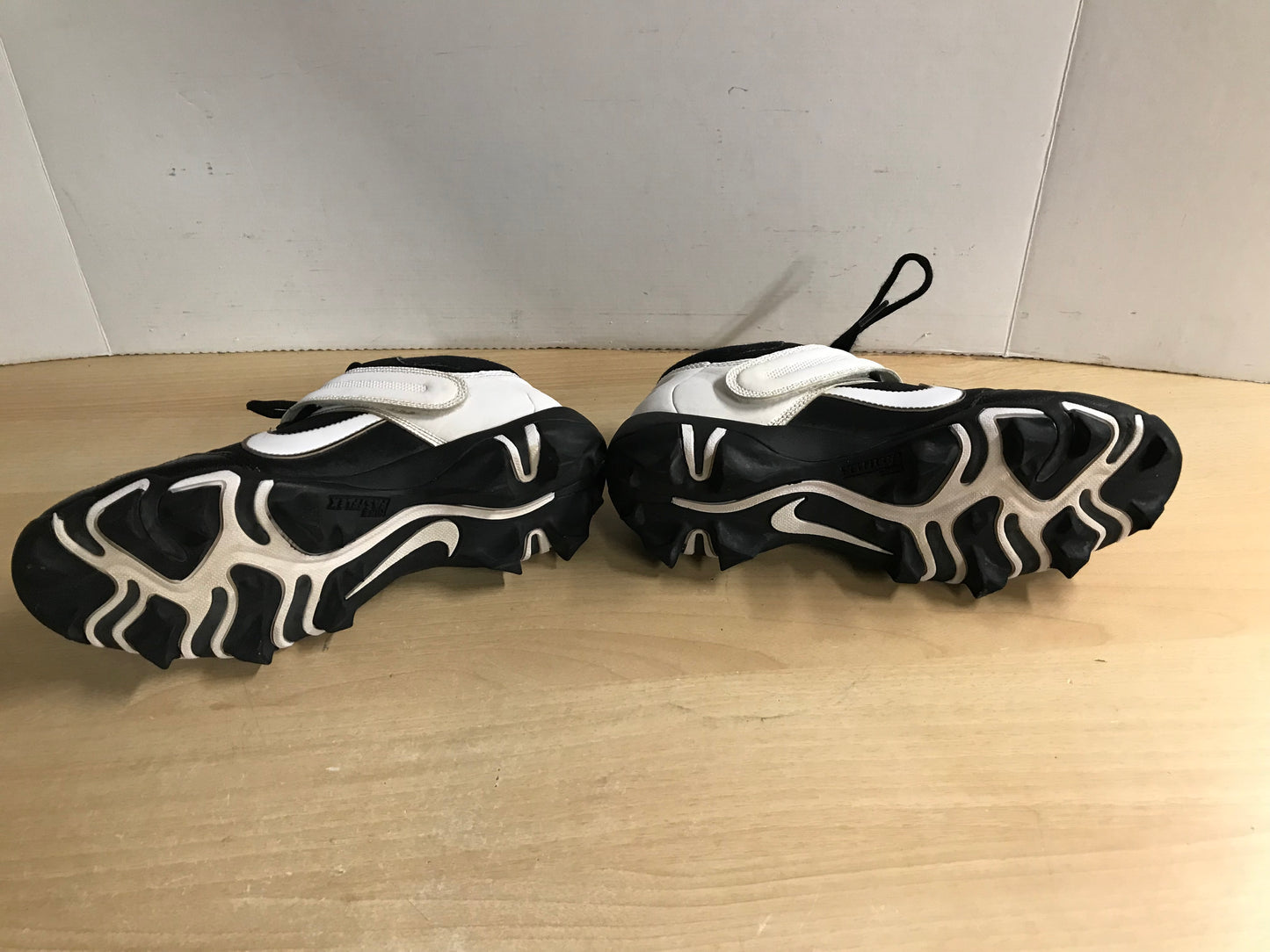 Baseball Shoes Cleats Men's Size 7 Nike Fast Flex Black White Excellent Quality