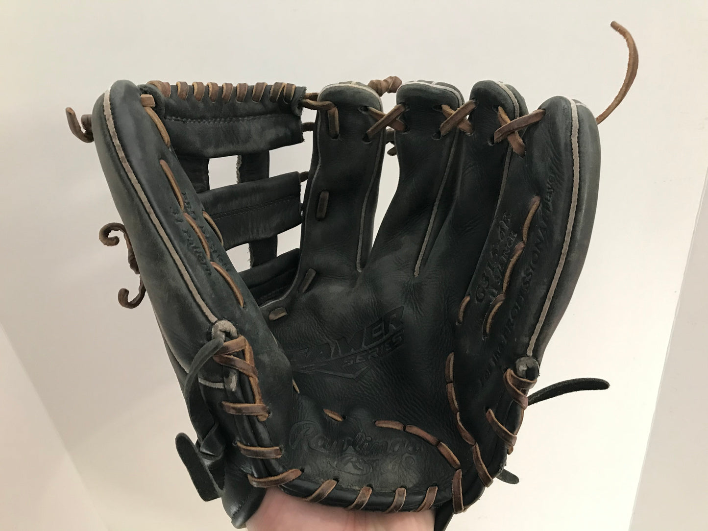 Baseball Glove Adult Size 11.75 inch Rawlings Black Leather Fits on Left Hand