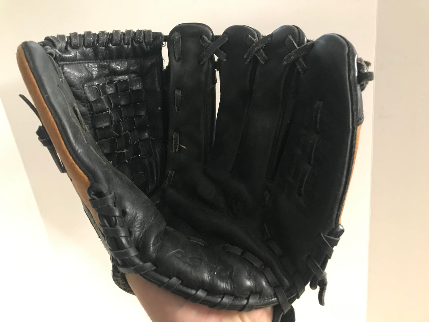 Baseball Glove Adult Size 12.5 inch Easton Black Brown Leather Fits on LEFT Hand