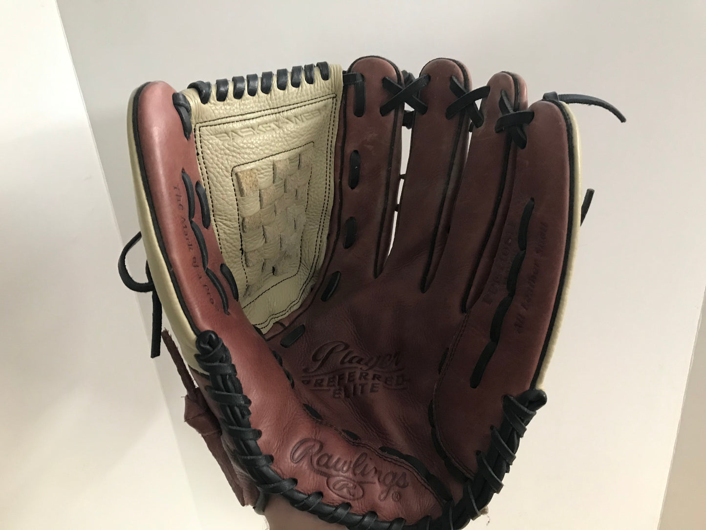 Baseball Glove Adult Size 14 inch Rawlings Brown Tan Leather Fits on Left Hand As New