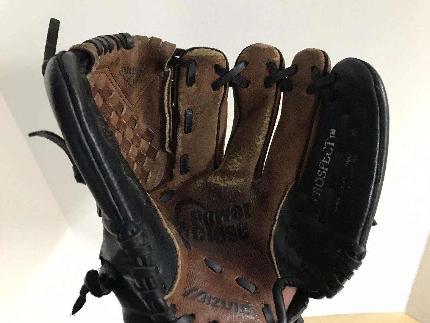 Baseball Glove Child Size 10.5 inch Brown Black Leather Fits on Left Hand Excellent