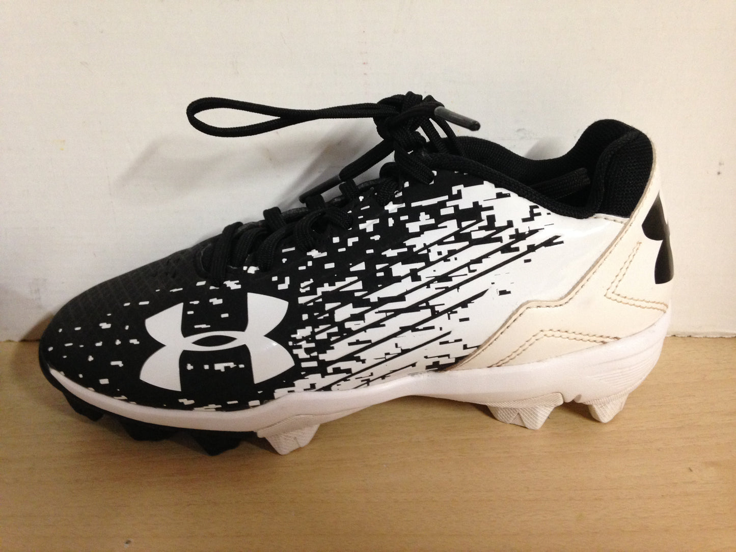 Baseball Shoes Cleats Child Size 1 Under Armour Black White